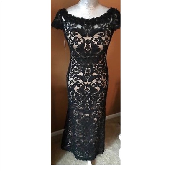SOLD! Tadashi Shoji Lace Mermaid Gown - ChicEwe - Picture 5 of 6